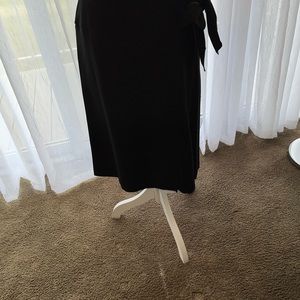 Black Ann Taylor Smooth Skirt, Size 6, NWT